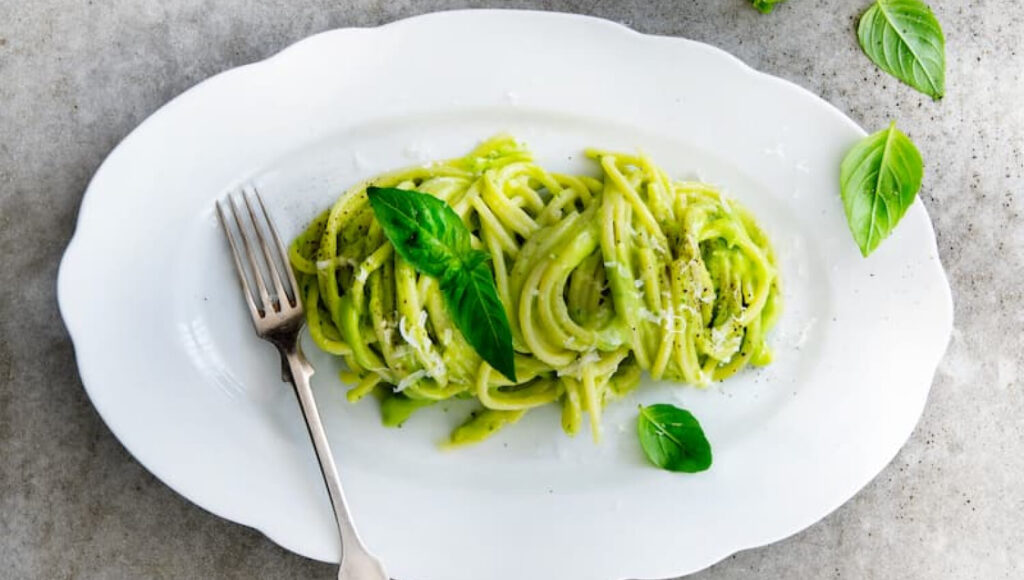 world avocado organisation - recette spaghetti sauce avocat parmesan